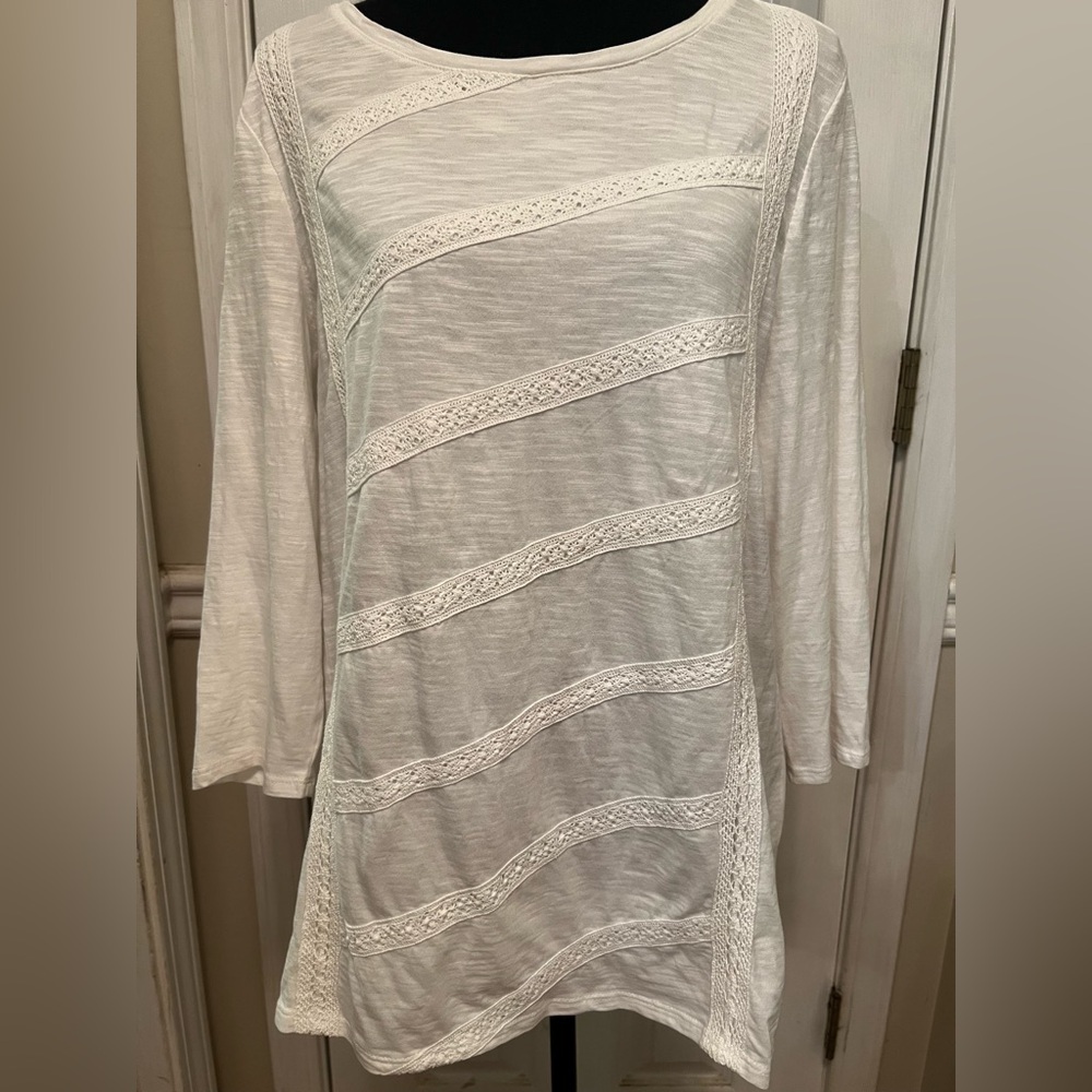 Chico's Ivory Lace Accent Blouse Sz 2  PTP 23”